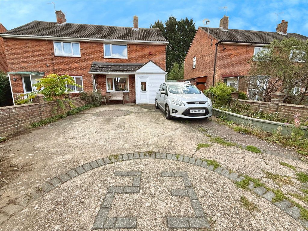 Property photo 1 of 11 Outside