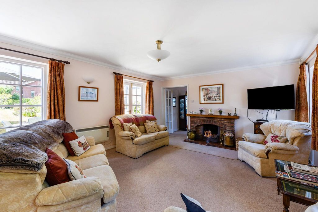 Property photo 2 of 19 Image