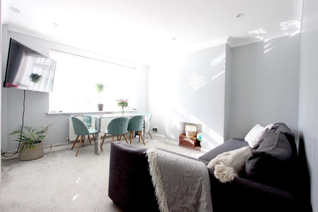 Property photo 2 of 8 Photo 2