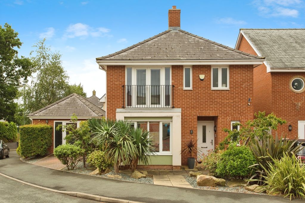 Property photo 1 of 17 Front