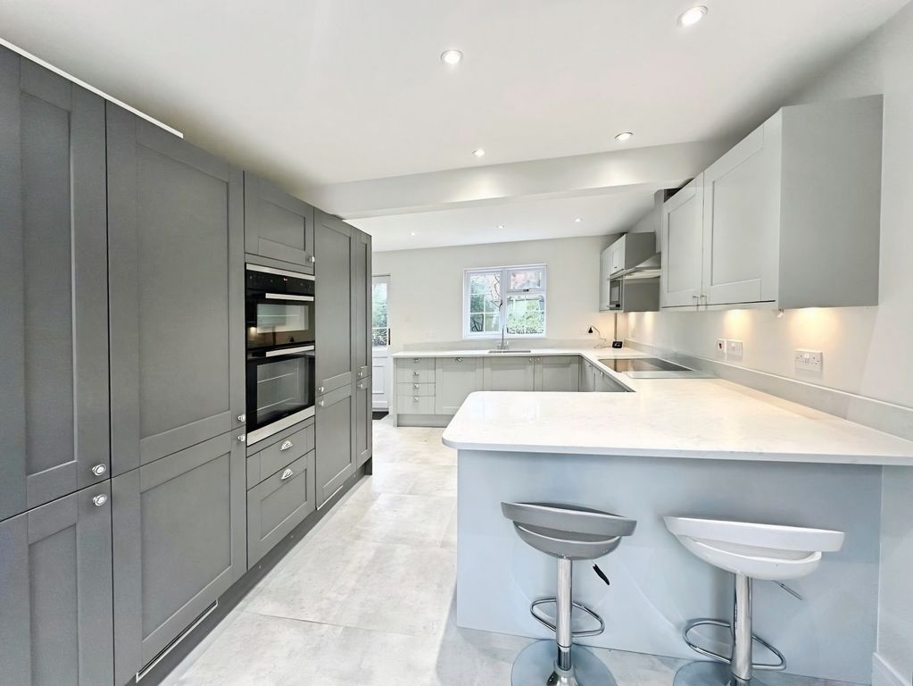 Property photo 3 of 25