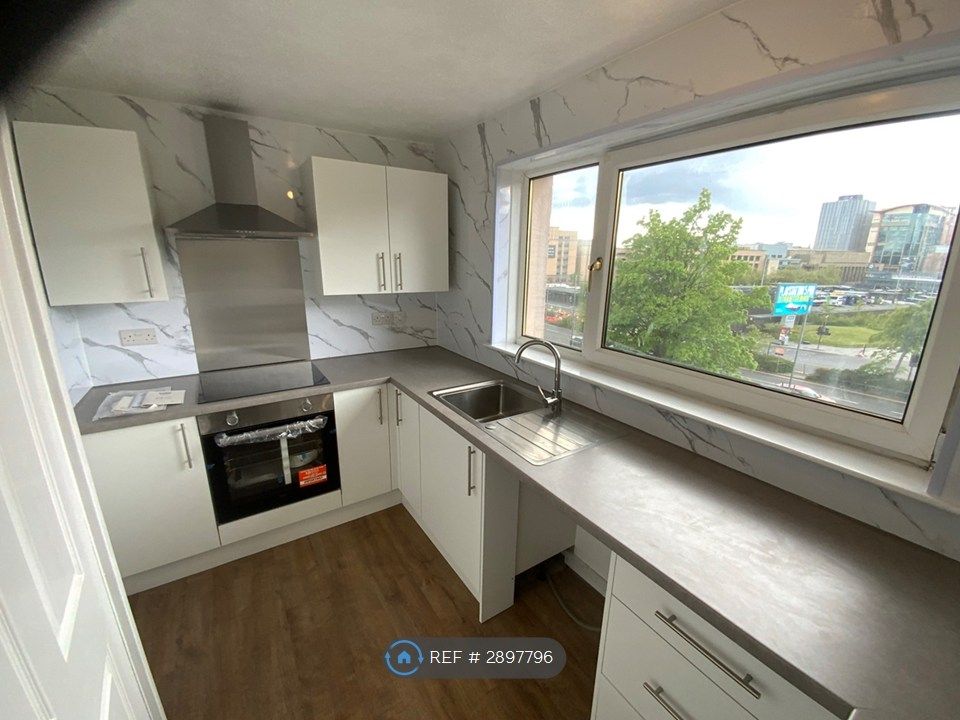 Property photo 2 of 14 Kitchen