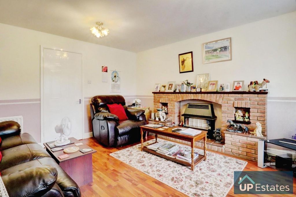 Property photo 3 of 19 Living Room