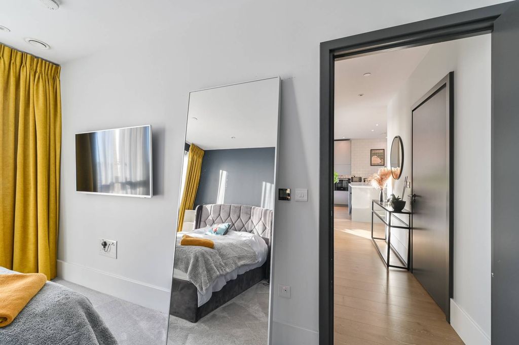 Property photo 3 of 19