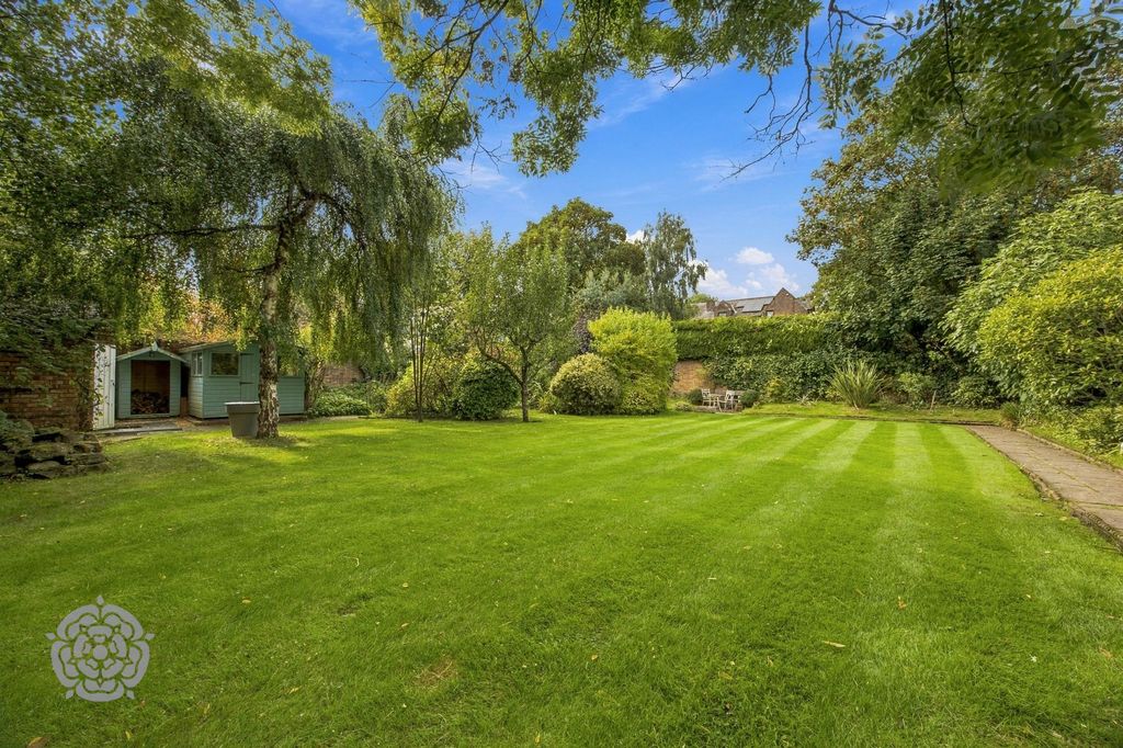 Property photo 3 of 44