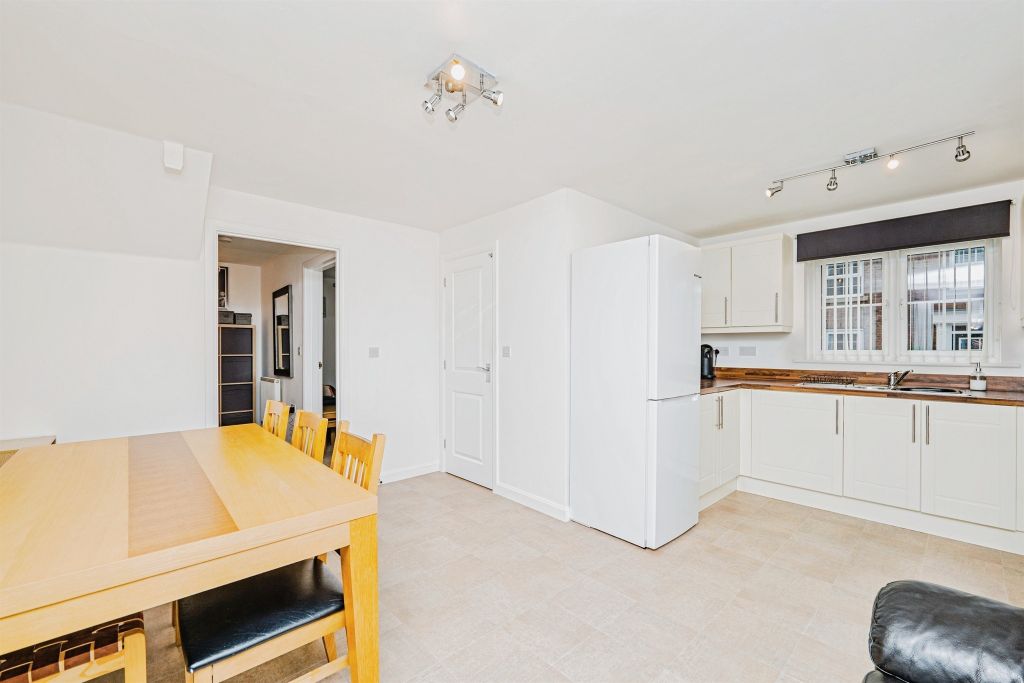 Property photo 2 of 34