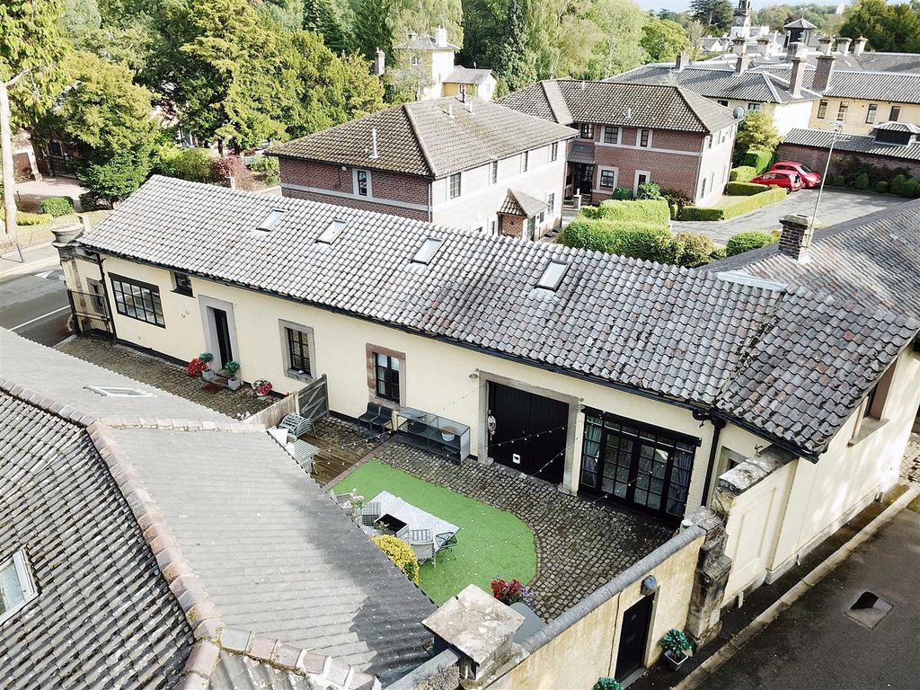 Property photo 1 of 30