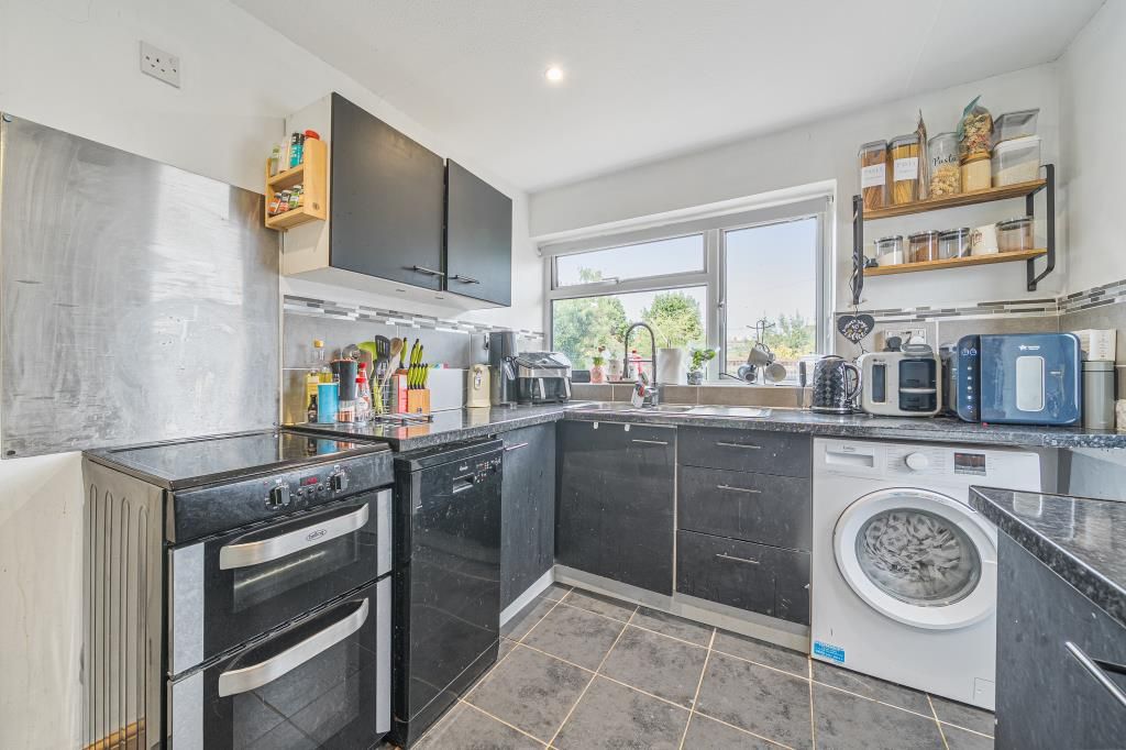 Property photo 2 of 20 Kitchen