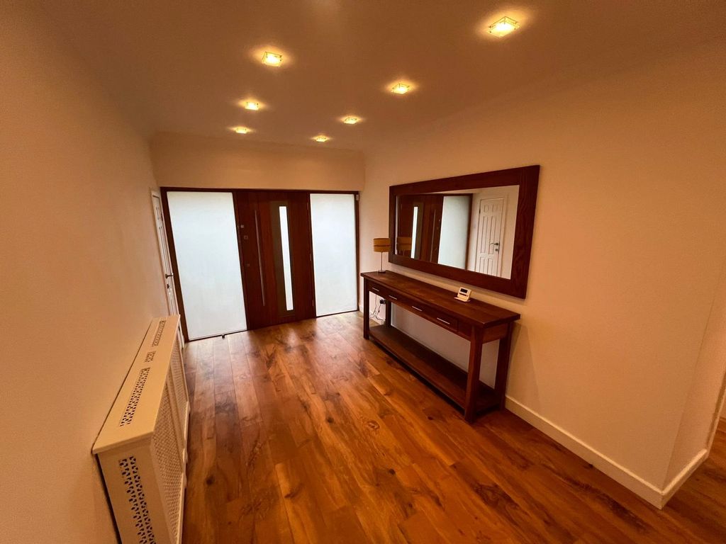 Property photo 2 of 22 Picture No. 49