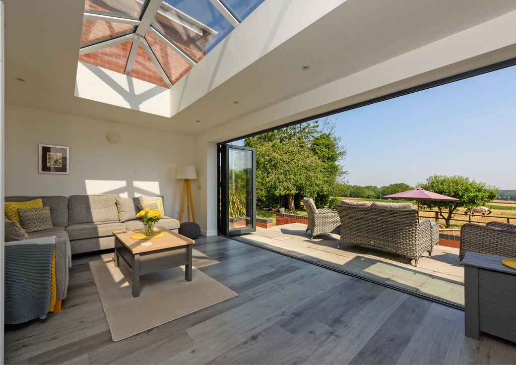 Property photo 2 of 33 Orangery