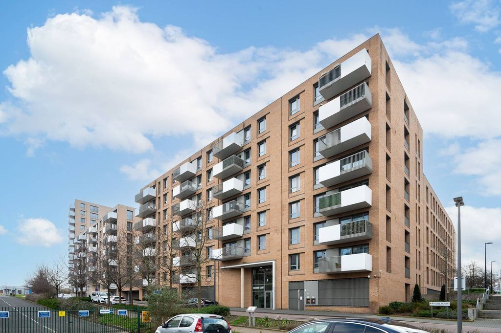 Property photo 1 of 8