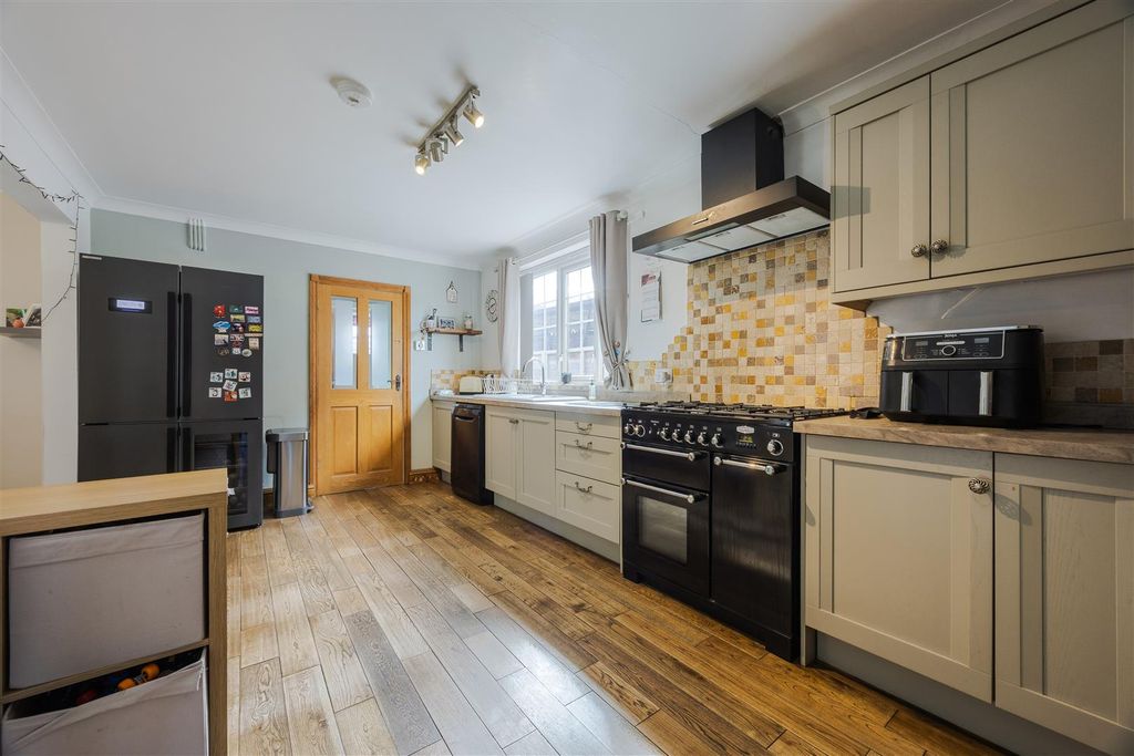 Property photo 2 of 22 Kitchen