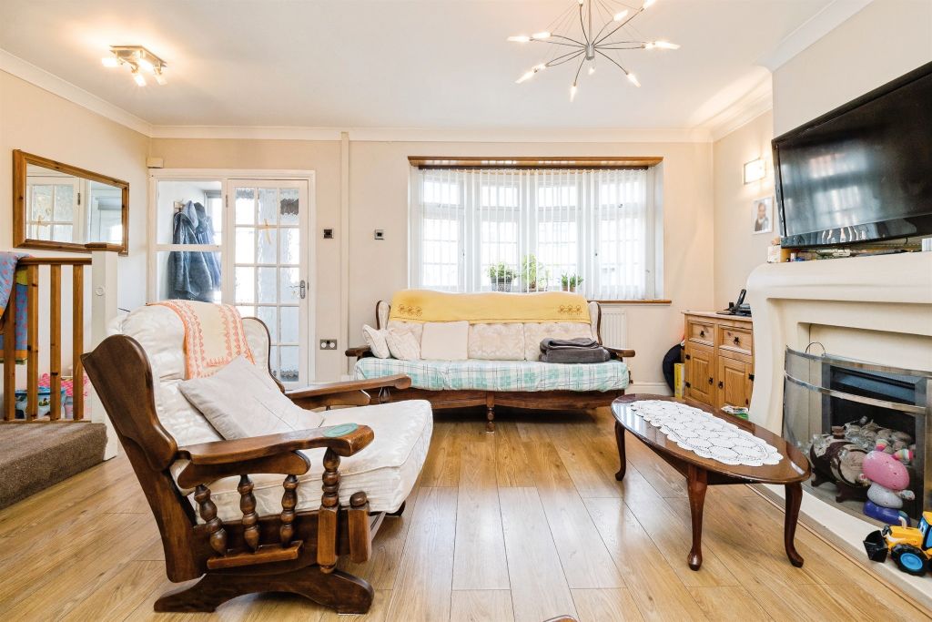 Property photo 2 of 17