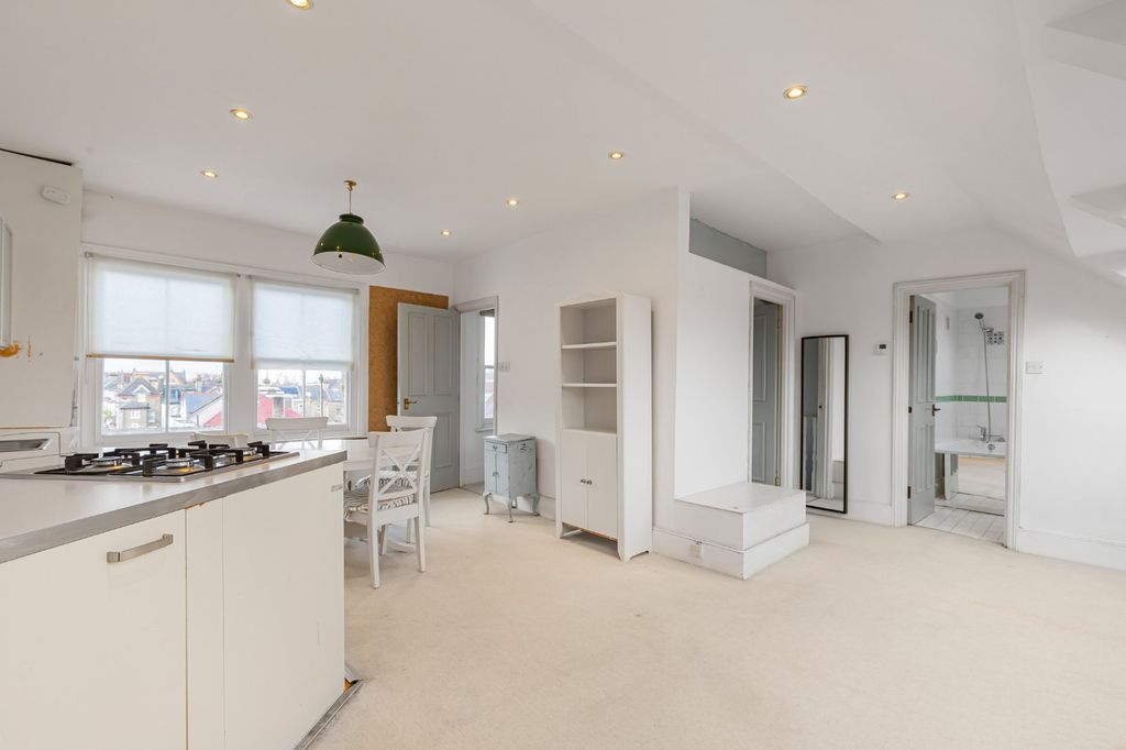 Property photo 3 of 14 Picture No. 08