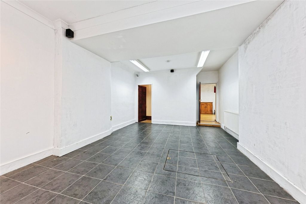 Property photo 3 of 17 Picture No. 03