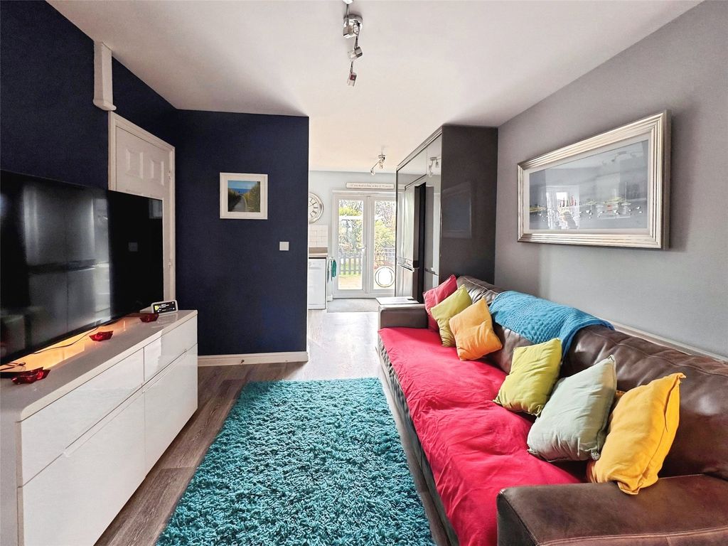 Property photo 3 of 27 Picture No. 25