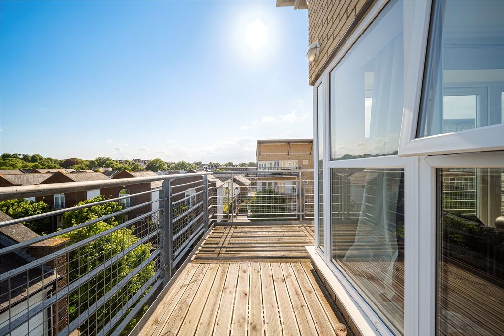 Property photo 1 of 15 Balcony