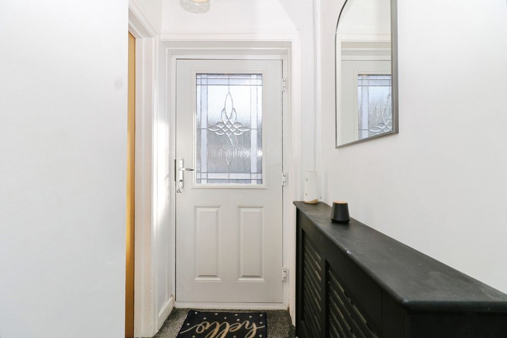 Property photo 2 of 16 Photo