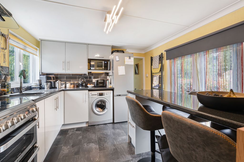 Property photo 2 of 19 Kitchen 2