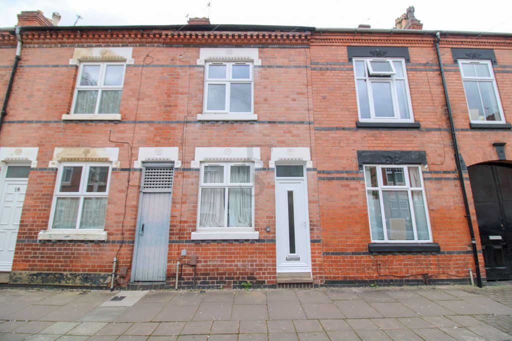 Property photo 1 of 8