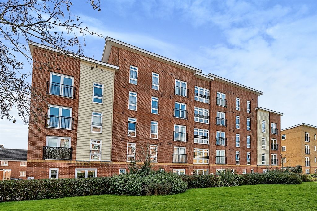 Property photo 2 of 11