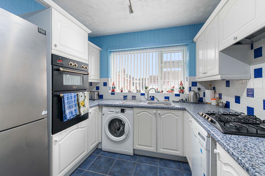 Property photo 3 of 14