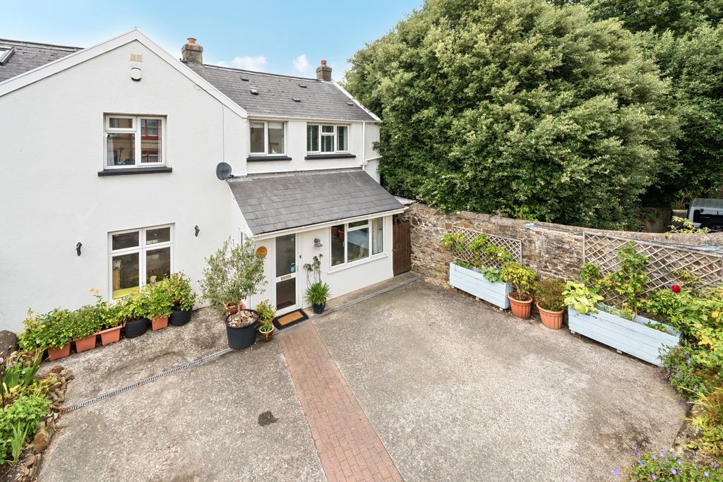 Property photo 1 of 22 1334607-1-6899E27041c5E-Arw-1