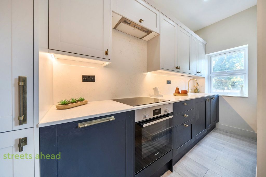 Property photo 2 of 15 0d37758E-Fb82-448...