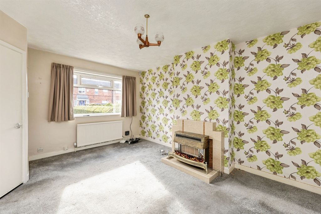 Property photo 3 of 18