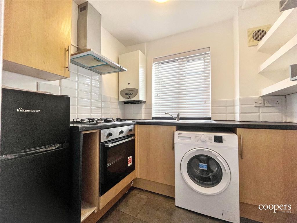 Property photo 3 of 7 Kitchen (3).Jpg