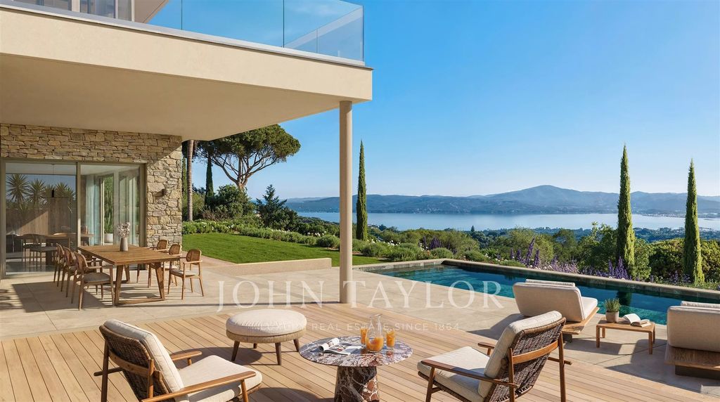 Property photo 1 of 6 Elegant Villa With Sea View And Maures Hills