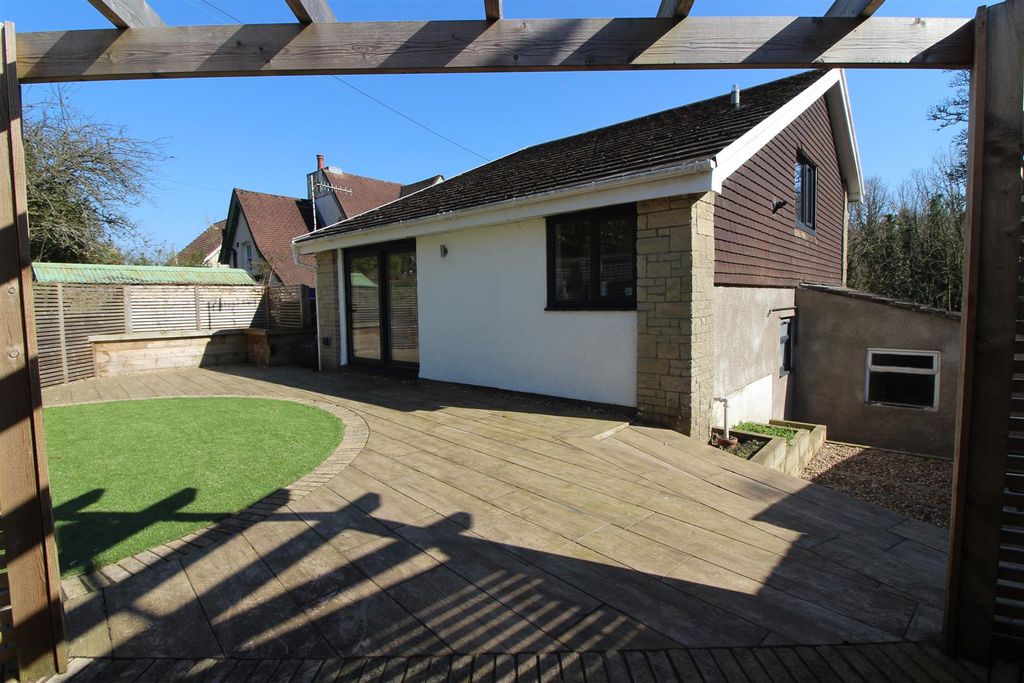 Property photo 2 of 30 Rear Garden