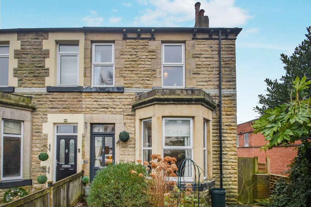 Property photo 1 of 15 3Theavenue-21.Jpg