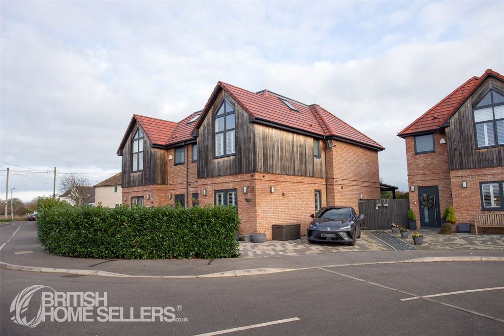 Property photo 2 of 32 Picture No. 04