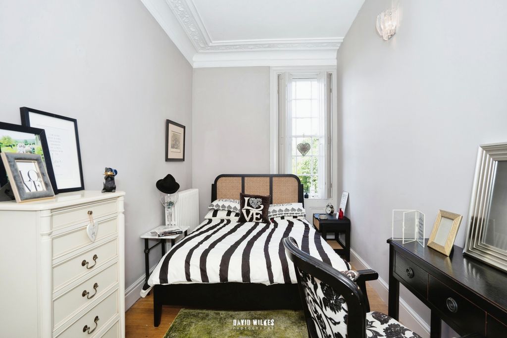 Additional image 13 of 3 bed flat for saleBurton Park Road, Petworth, West Sussex GU28