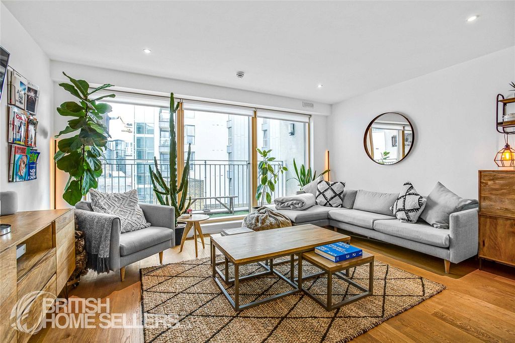 Property photo 3 of 24 Picture No. 05