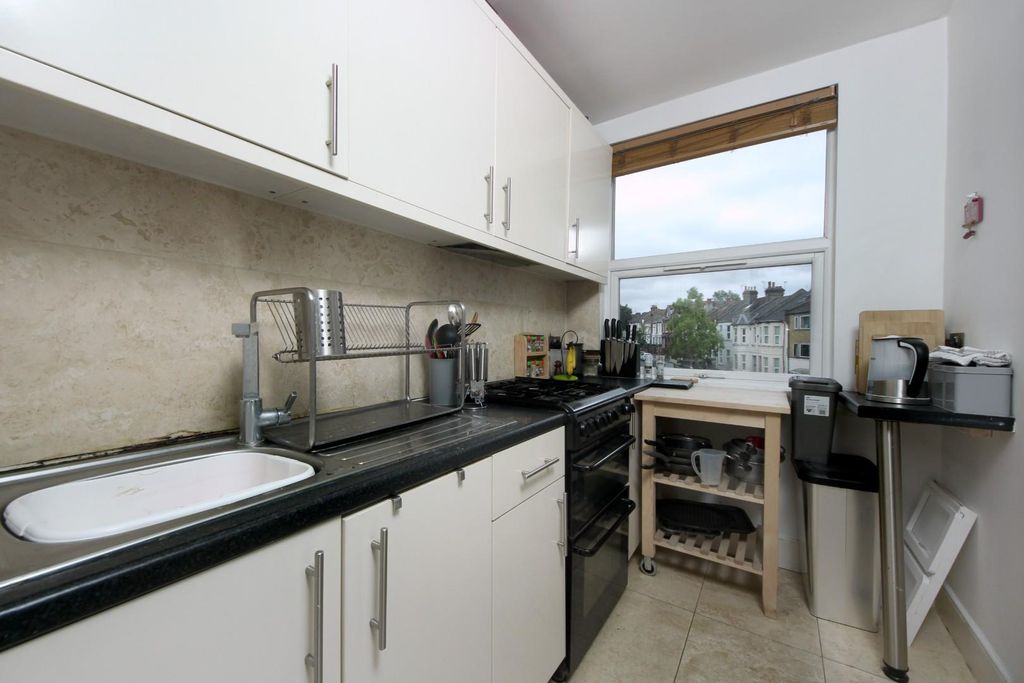 Property photo 2 of 8