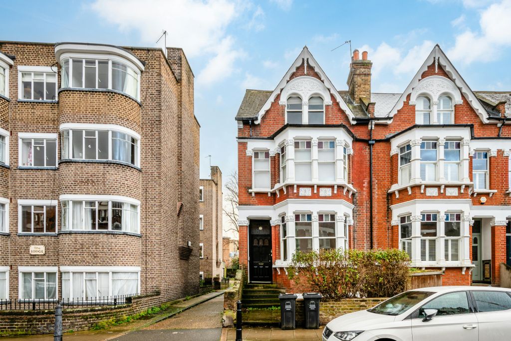 Property photo 1 of 12 Clissold Cres 56 - 17.Jpg