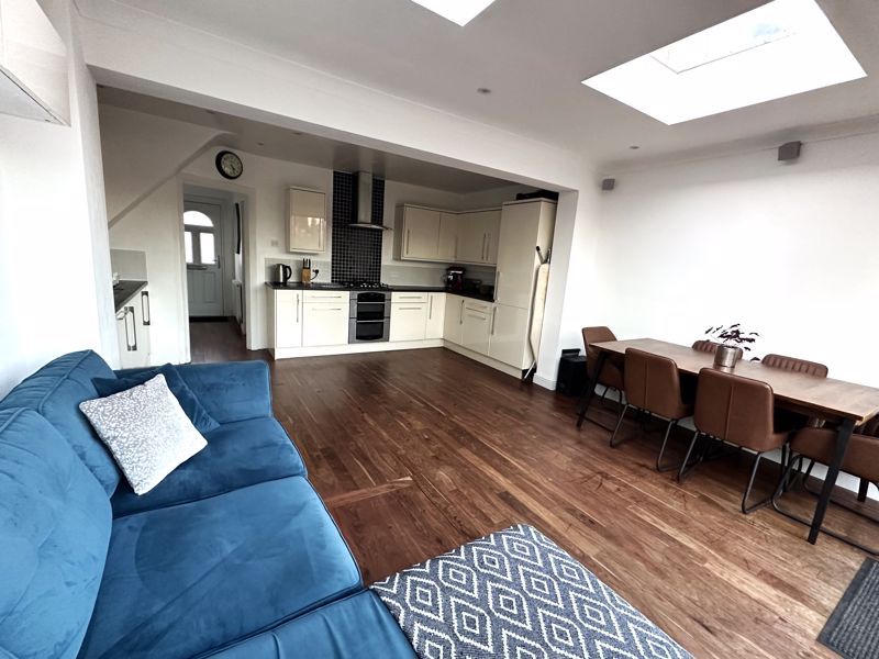 Property photo 3 of 11 Photo 11