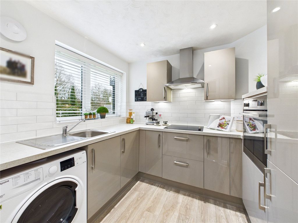 Property photo 3 of 13 Show Home