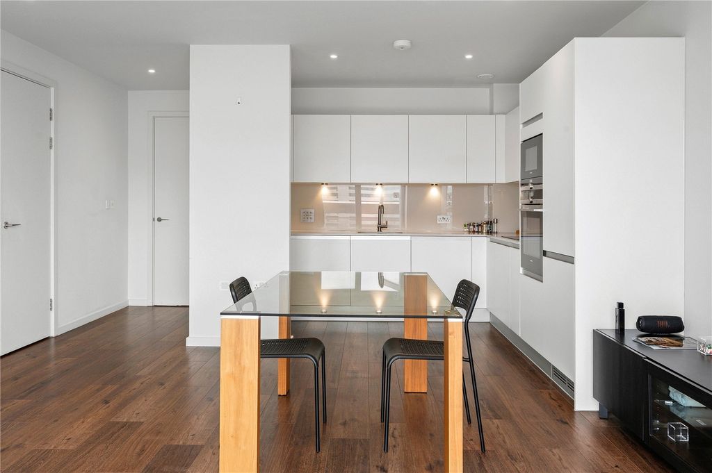 Property photo 2 of 11 Kitchen Area