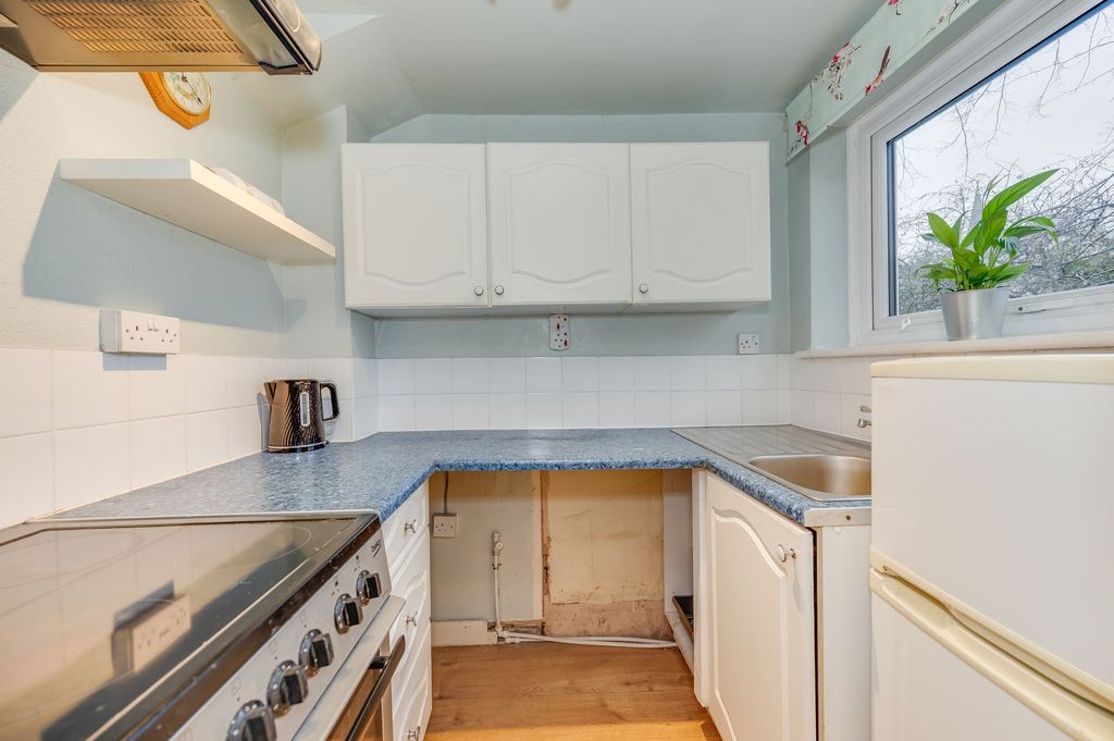 Property photo 2 of 20