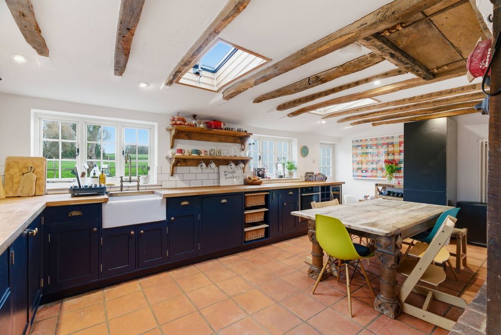 Property photo 2 of 21