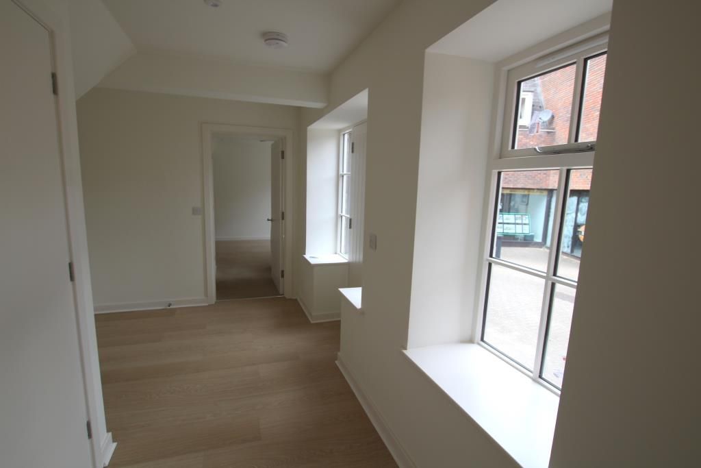 Property photo 3 of 11 Entrance