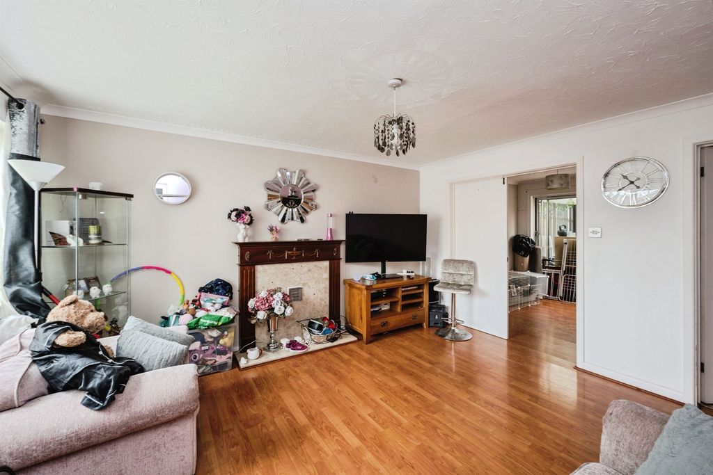 Property photo 3 of 17
