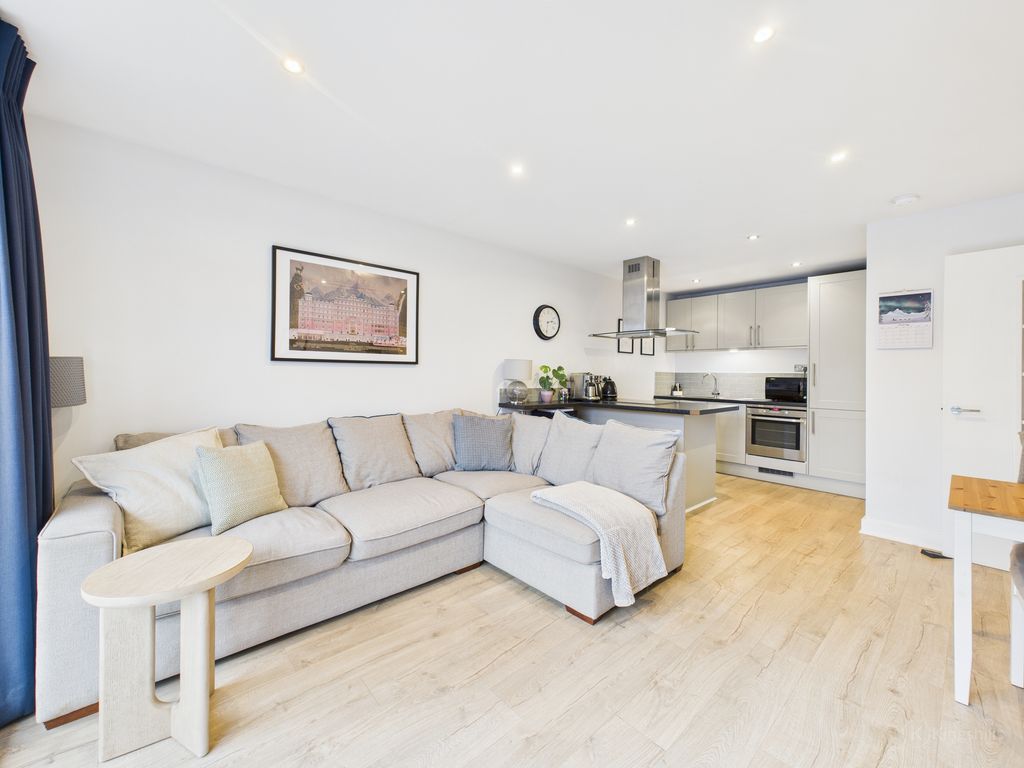 Property photo 1 of 7 Cam02119G0-Pr0520-Still001