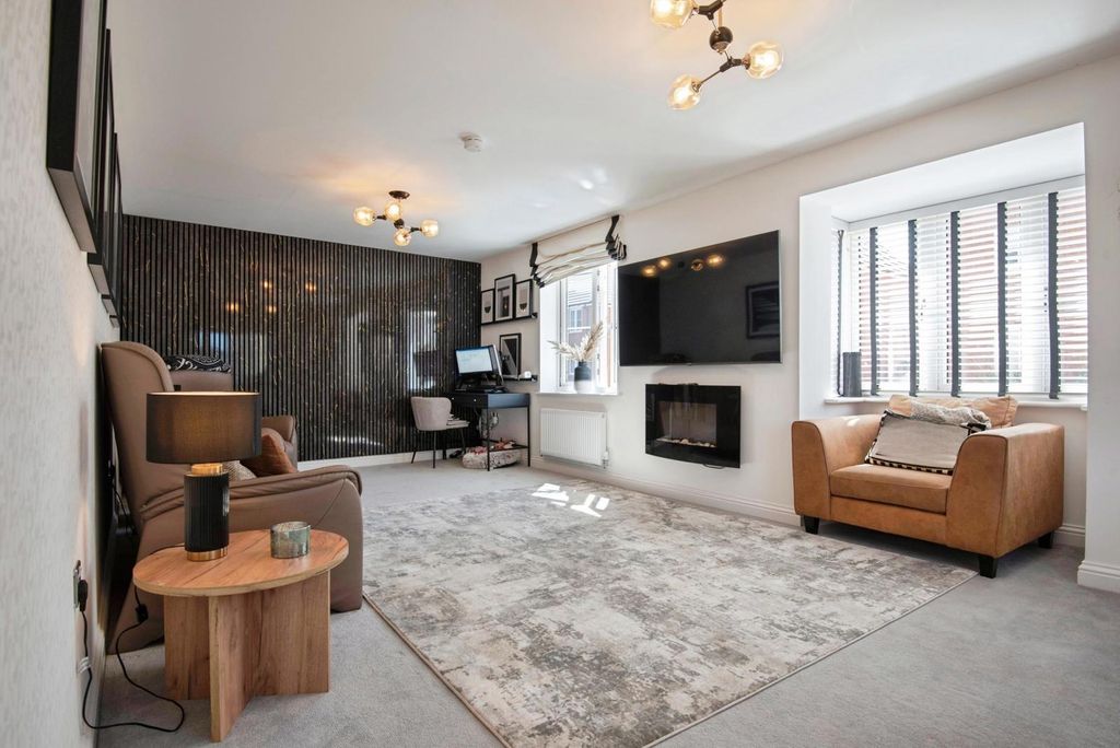 Property photo 2 of 26 Pbox-Img.Jpg