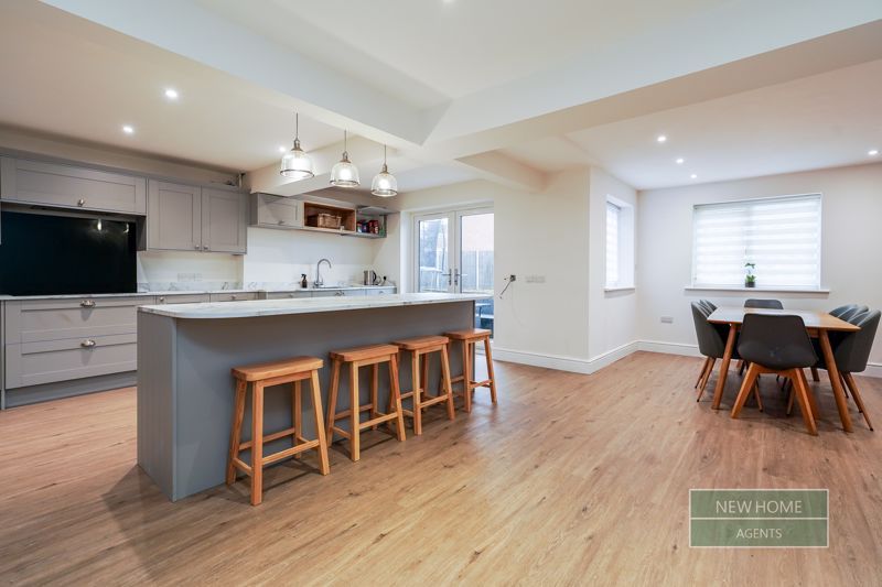 Property photo 3 of 54 Photo 28