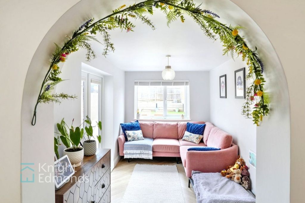 Property photo 1 of 15 Snug Room