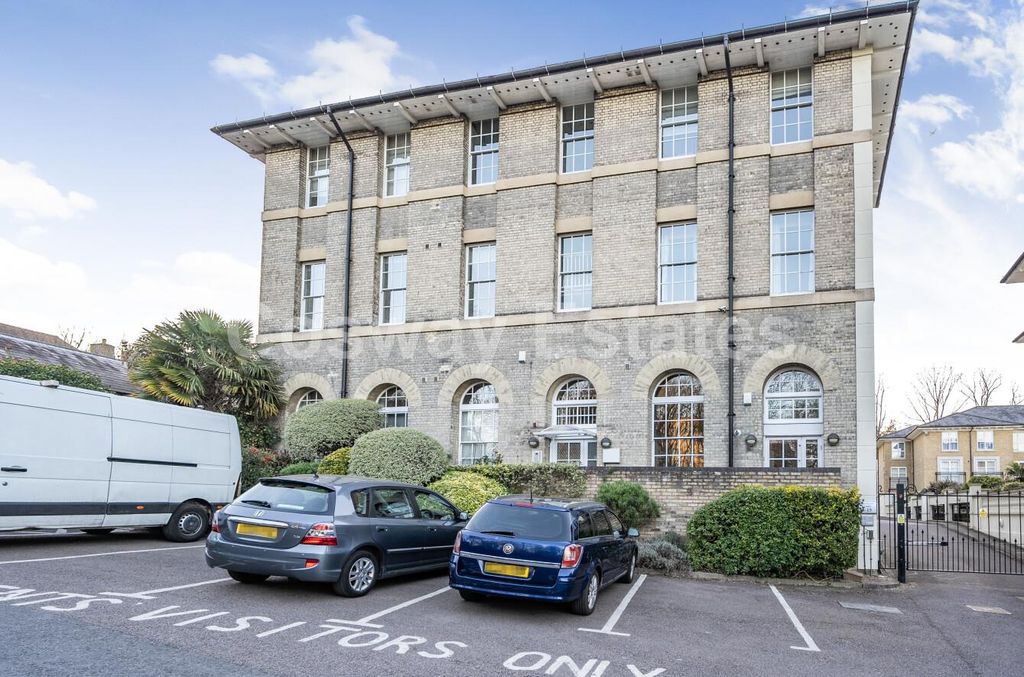 Property photo 1 of 14 6203Dbbd-4004-49B6-8A6E-6B984d5dc7F3.Jpg